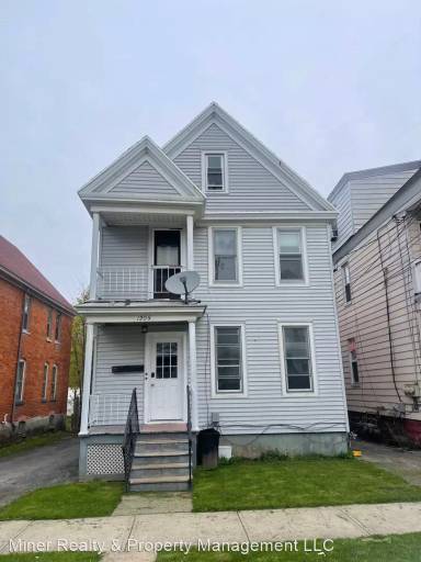 Main picture of 1205 Blandina St