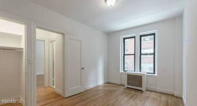 Main picture of 71 W 12th St
