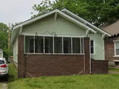 Main picture of 112 W Quincy St
