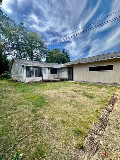 Main picture of 32 SW 10th Pl