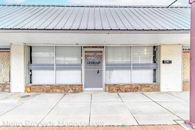 Main picture of 229 E Main St