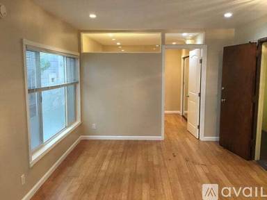 Main picture of 25 Sharon St