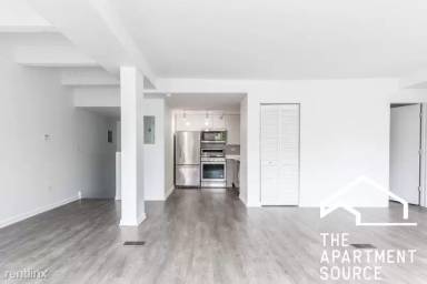 Main picture of 932 W Dakin St