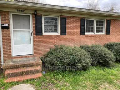 Main picture of 165 W Braxton Foushee St