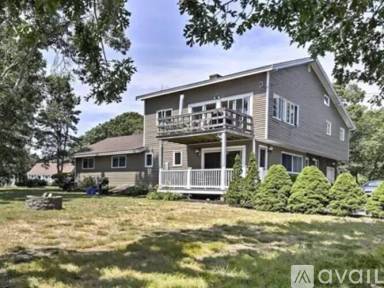 Main picture of 531 Menauhant Rd