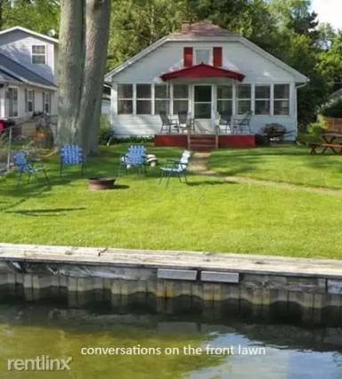 Main picture of 6875 Goldenrod Ave NE