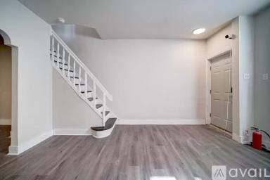 Main picture of 2452 N Patton St