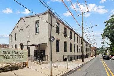 Main picture of 201 Leverington Ave
