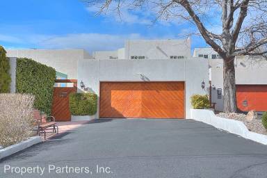 Main picture of 3 La Villita Tres St NE