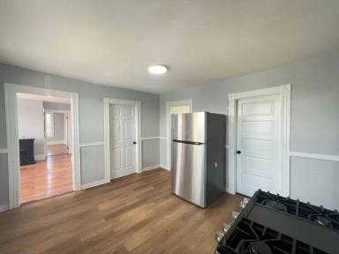 Main picture of 231 Laurel St