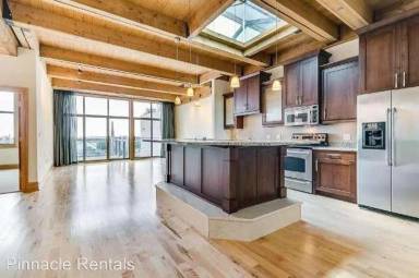 Main picture of 541 E Erie St