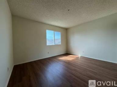 Main picture of 918 W San Marino Ave