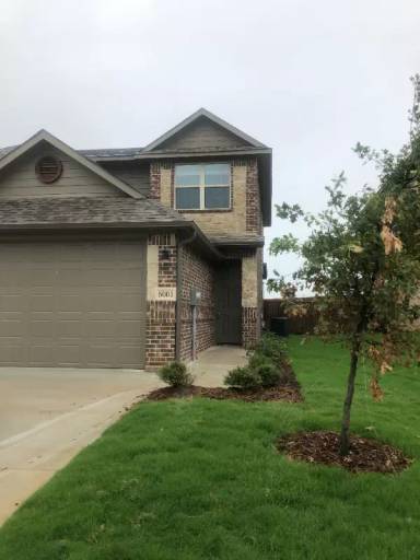 Main picture of 4933 Villas Dr
