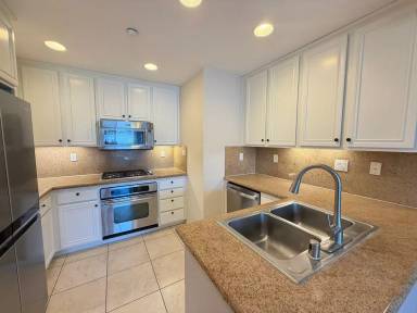 Main picture of 5096 Plaza Promenade