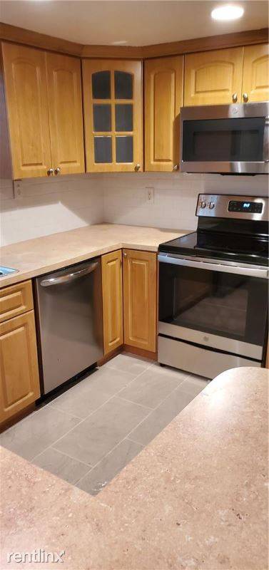 Main picture of 1320 Miami Rd