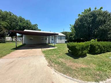 Main picture of 4225 SE 46th St