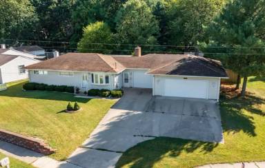 Main picture of 1735 Forest Dr
