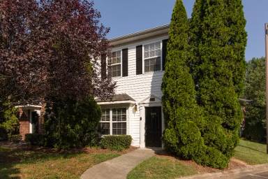 Main picture of 2425 Ryerson Ct