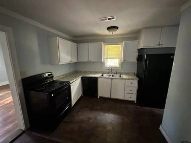 Main picture of 305 E Bradford St