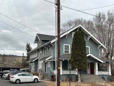 Main picture of 330 W 1st St