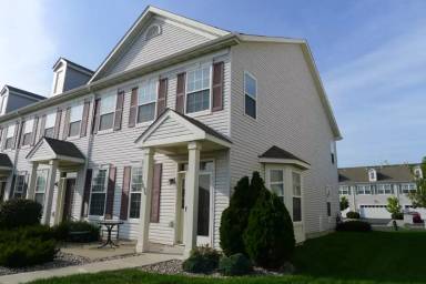 Main picture of 1690 Liberty Cir