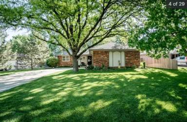 Main picture of 1012 S Cypress St