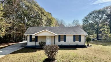 Main picture of 110 Central Lake Dr