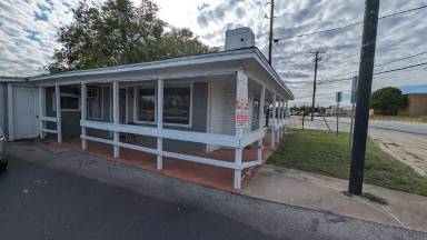 Main picture of 6036 E Belknap St