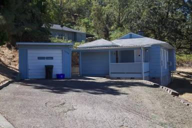 Main picture of 1530 NE Winter St