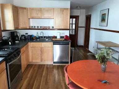 Main picture of 716 W 17th Pl