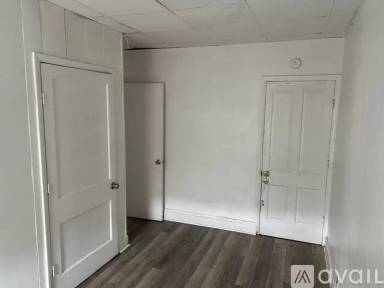 Main picture of 127 W Market St