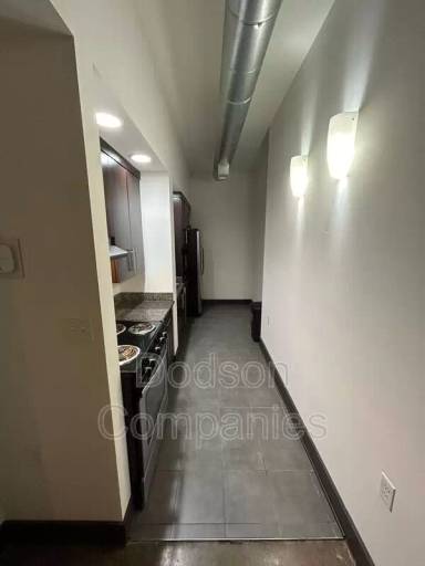 Main picture of 115 E Broad St