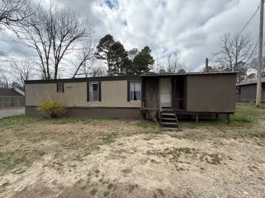 Main picture of 2100 Roach Ave