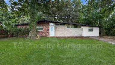 Main picture of 1053 Cherbourg Ave E