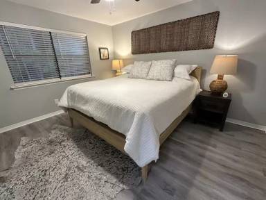 Main picture of 500 Lincoln St