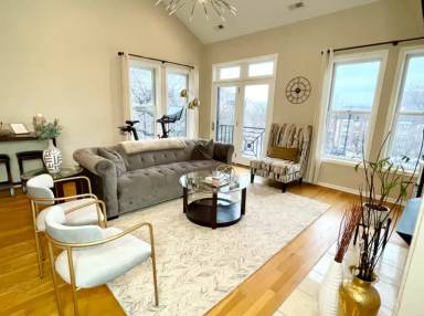 Main picture of 3986 S Drexel Blvd