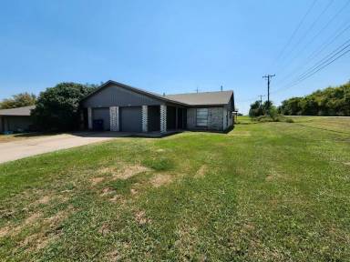 Main picture of 500 Concord Dr
