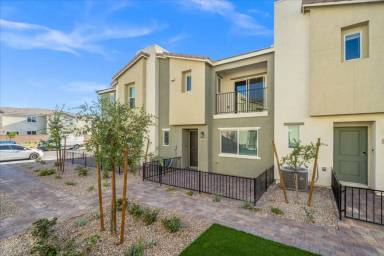 Main picture of 6819 Plum Crazy Ct