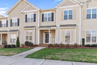 Main picture of 226 Sugar Maple Ave