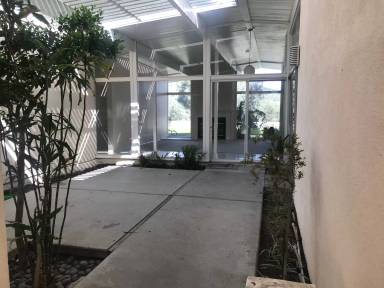 Main picture of 17065 Nanette St