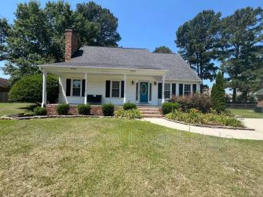 Main picture of 303 Wagoner Dr