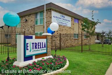 Main picture of Estrella at Broadmoor Apartments