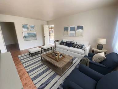 Main picture of 3063 Blossom St