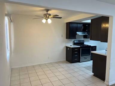 Main picture of 13862 Pine St
