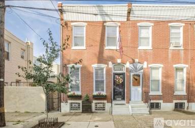 Main picture of 2356 E Sergeant St