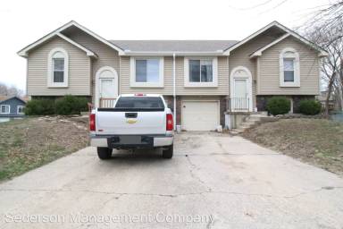 Main picture of 5810 NW Walnut Ct