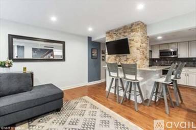 Main picture of 3 Lexington Ave