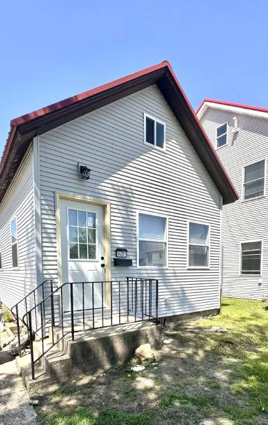 Main picture of 1437 Maple St