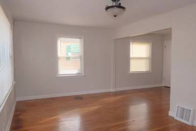 Main picture of 10131 Cabot Dr