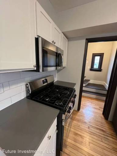 Main picture of 2442 N Bremen St